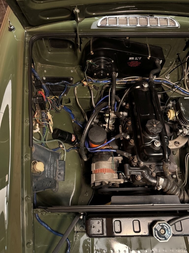 MG-MGB-1974-Convertible-31