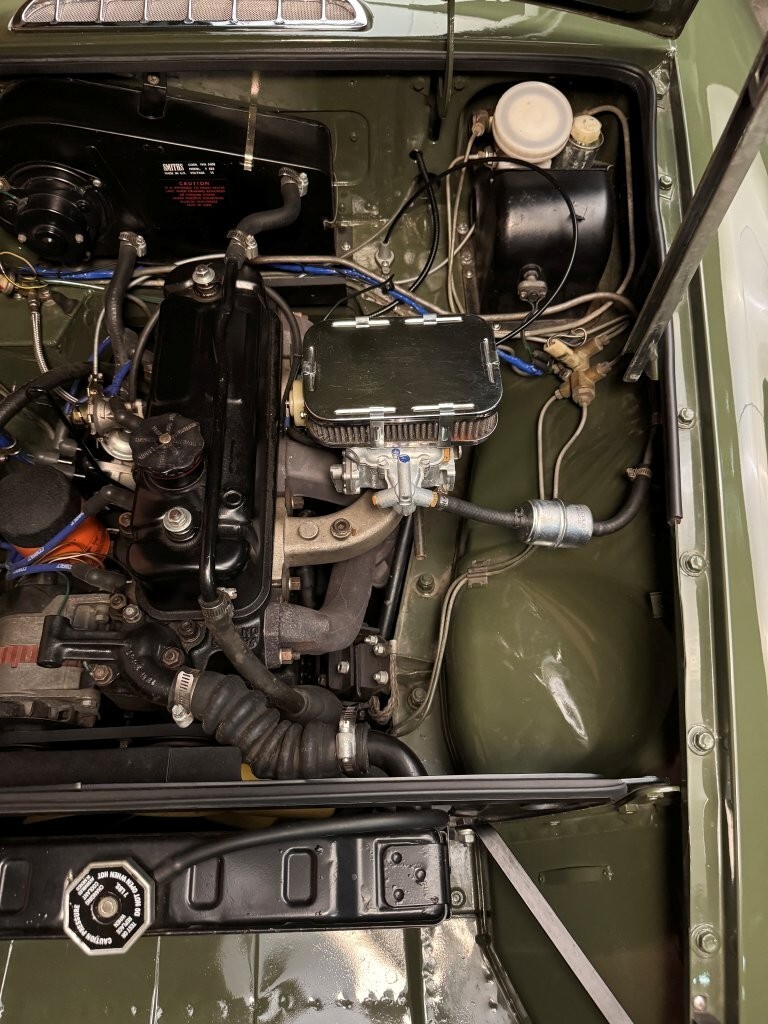 MG-MGB-1974-Convertible-32