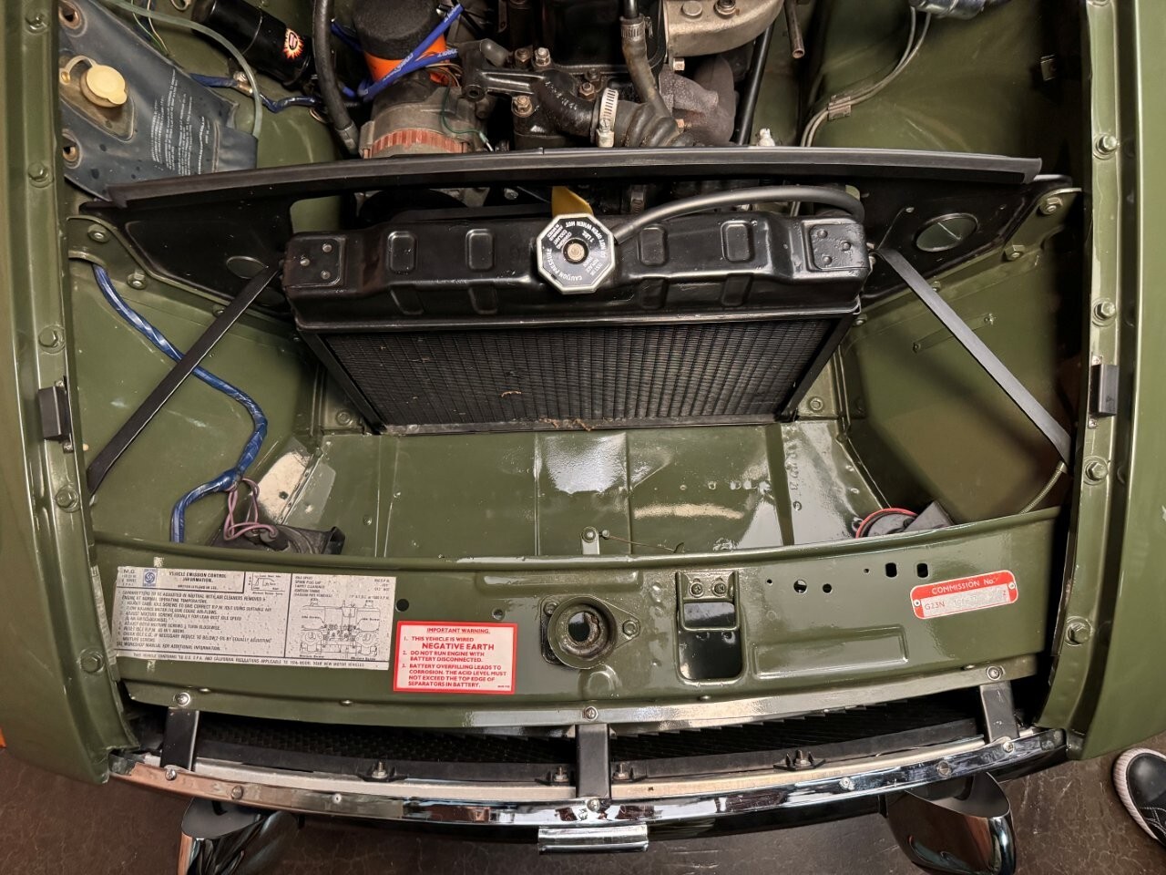 MG-MGB-1974-Convertible-33