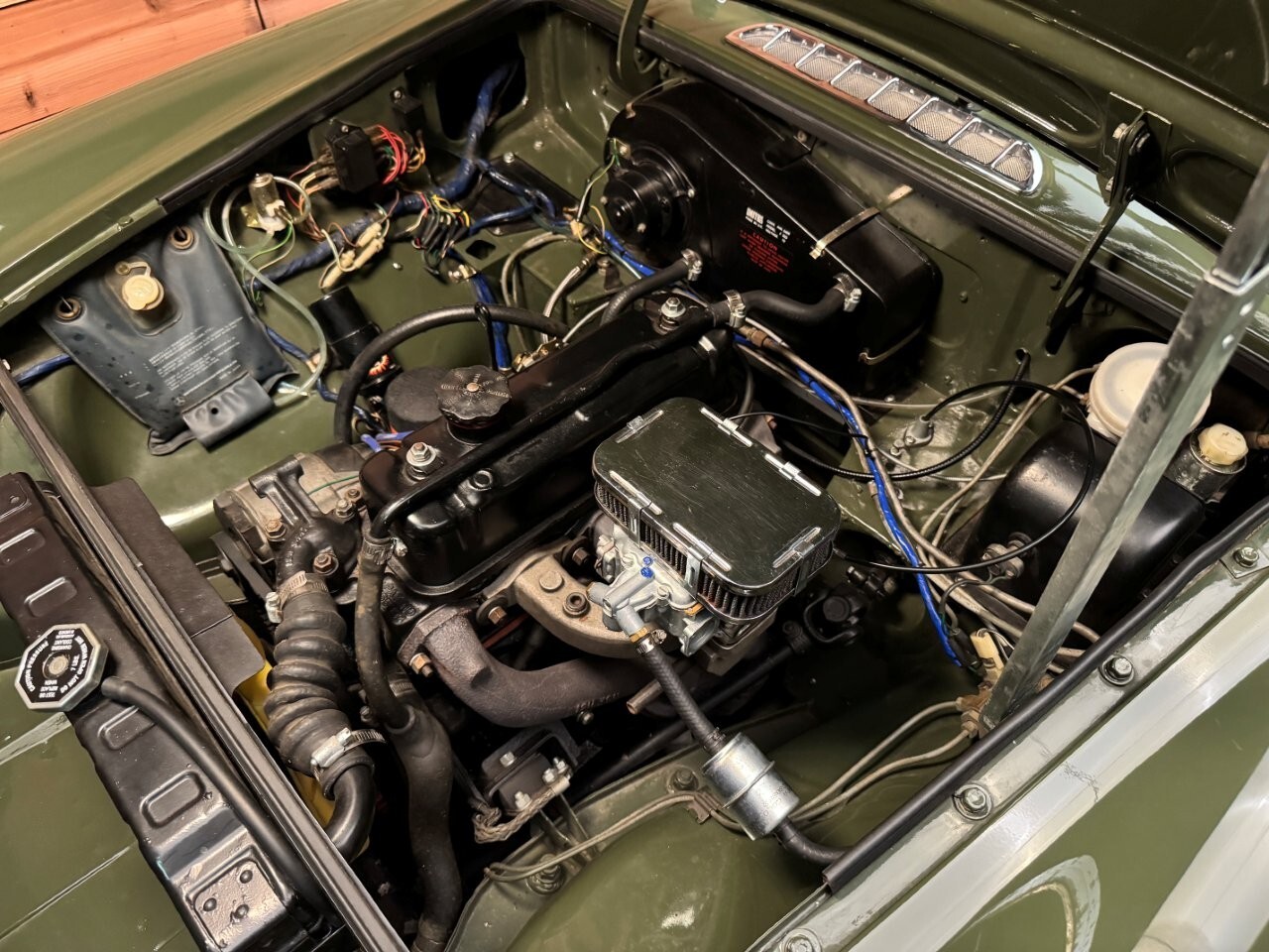 MG-MGB-1974-Convertible-34