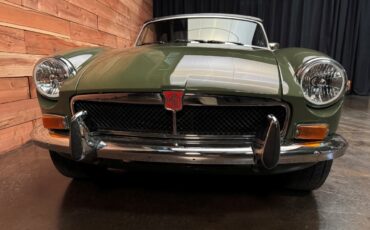 MG-MGB-1974-Convertible-4