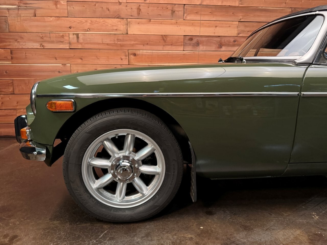 MG-MGB-1974-Convertible-5
