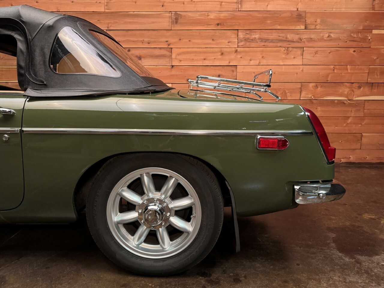 MG-MGB-1974-Convertible-7