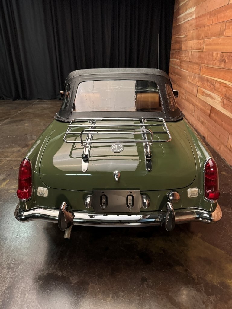 MG-MGB-1974-Convertible-8