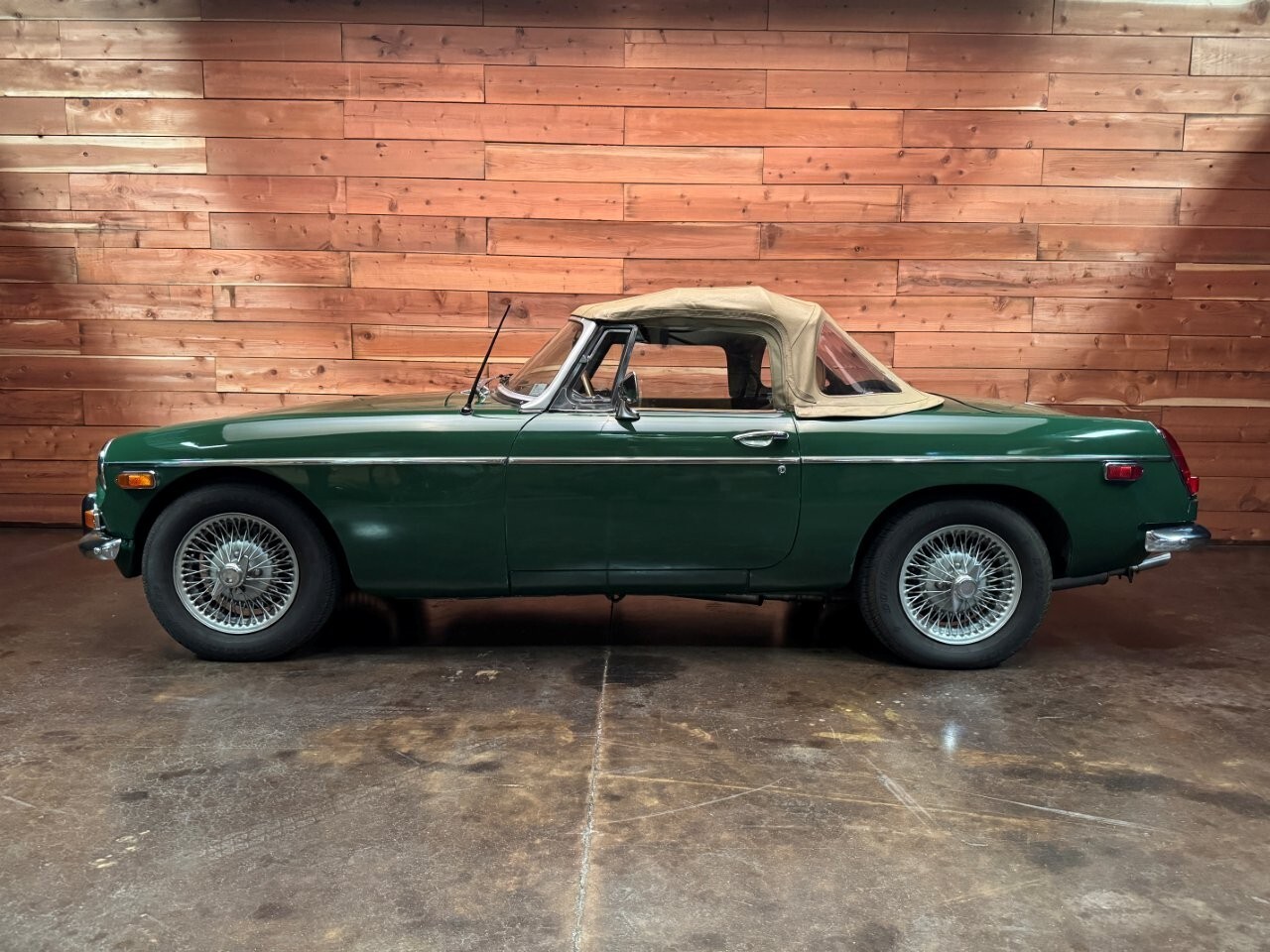 MG-MGB-1977-Convertible-1