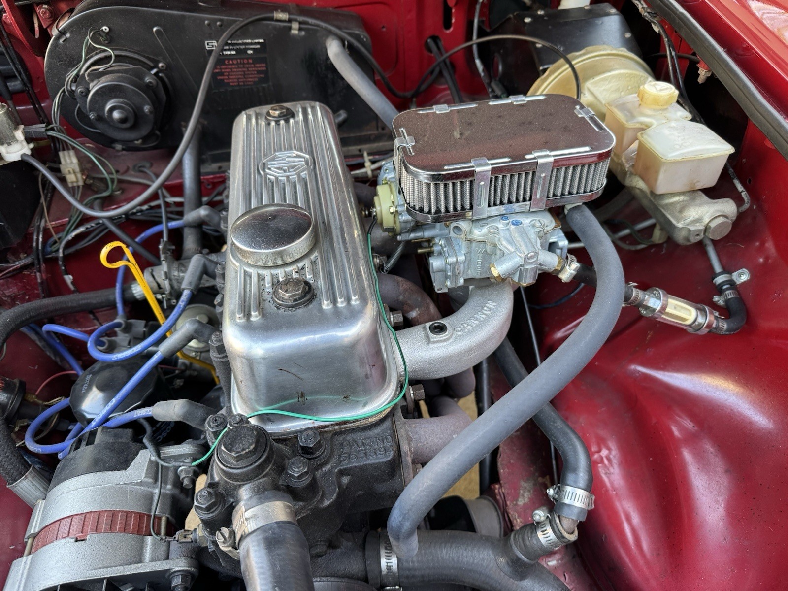 MG-MGB-1977-Convertible-10