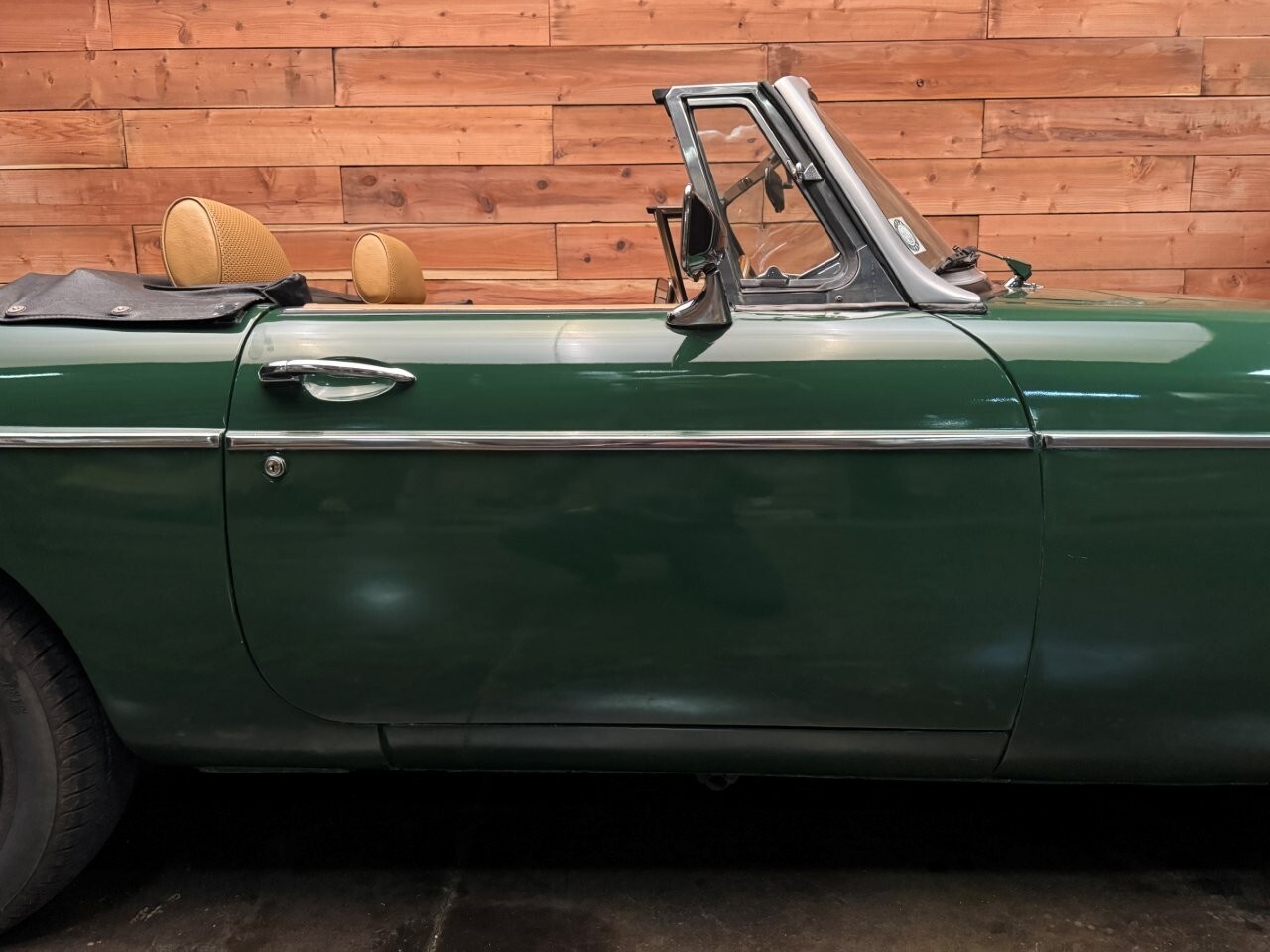 MG-MGB-1977-Convertible-10