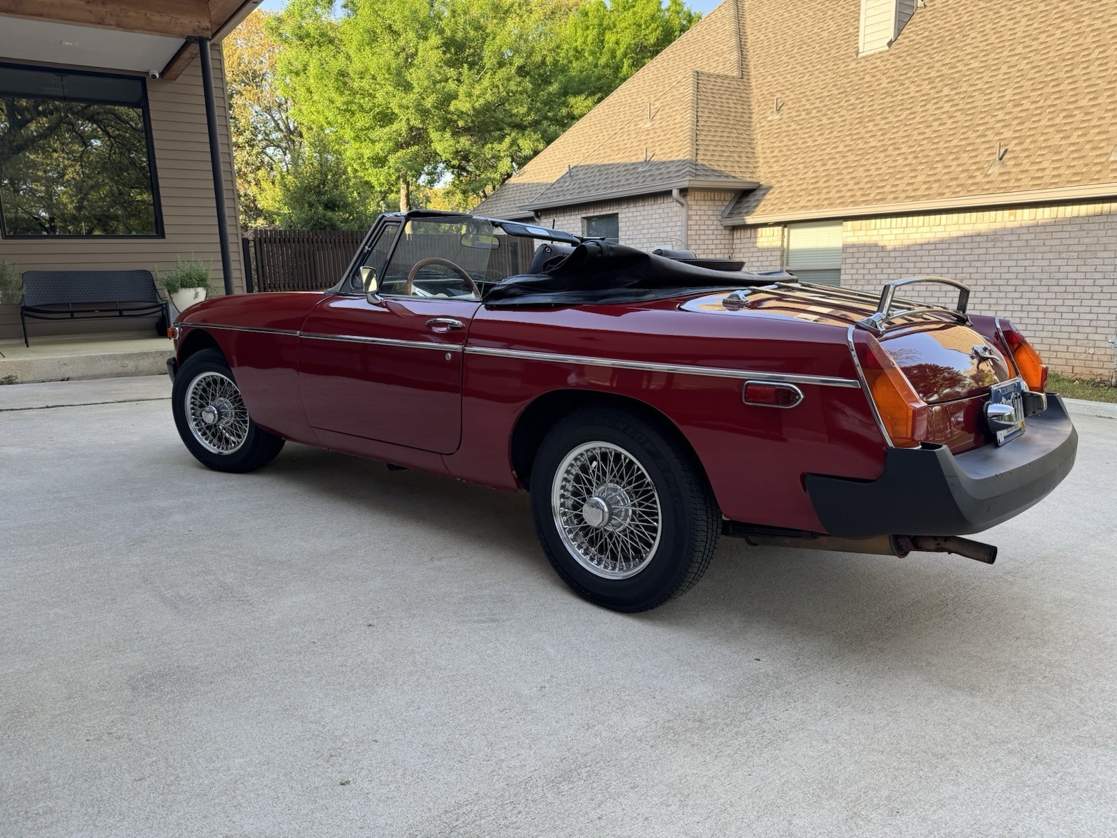 MG-MGB-1977-Convertible-12