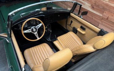 MG-MGB-1977-Convertible-16