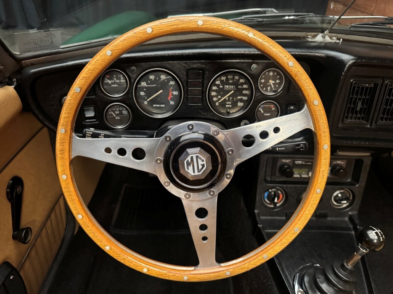 MG-MGB-1977-Convertible-17