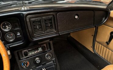 MG-MGB-1977-Convertible-19