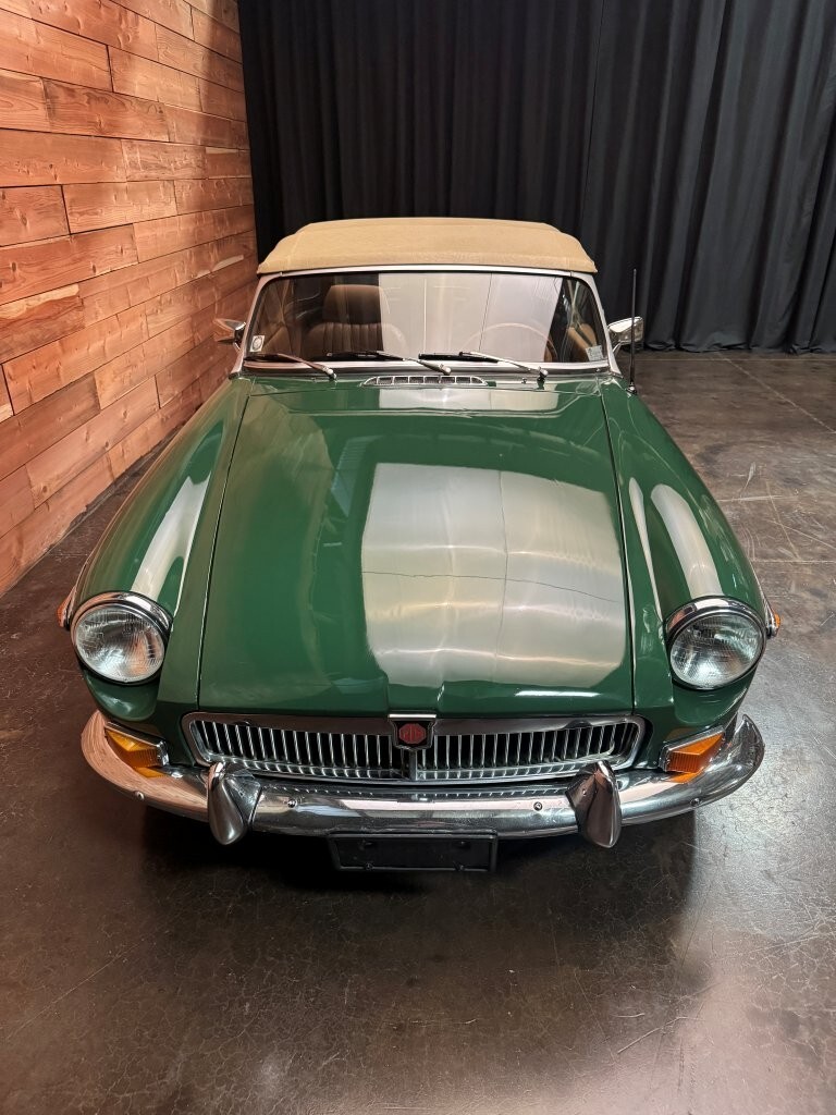 MG-MGB-1977-Convertible-2