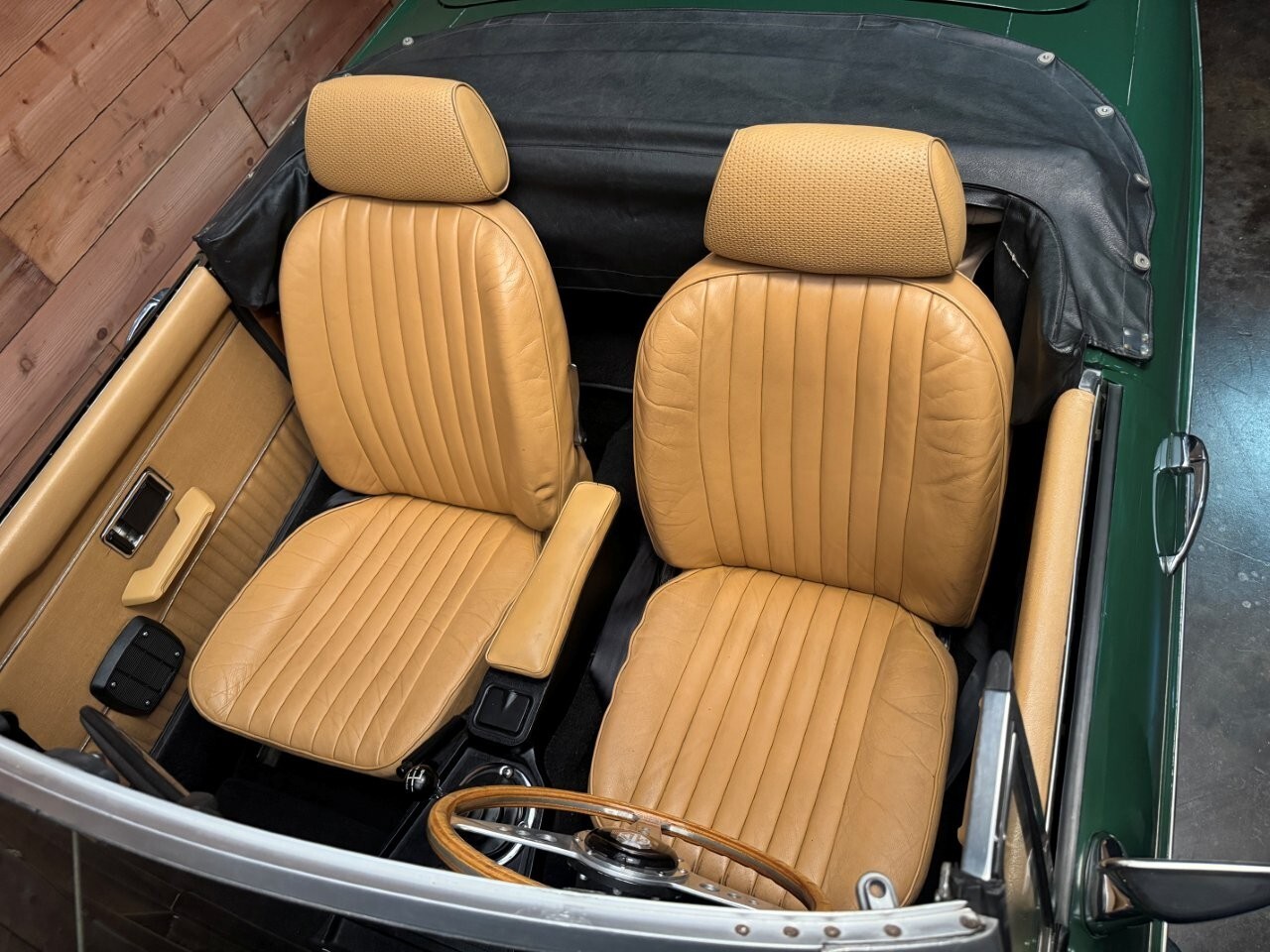 MG-MGB-1977-Convertible-21