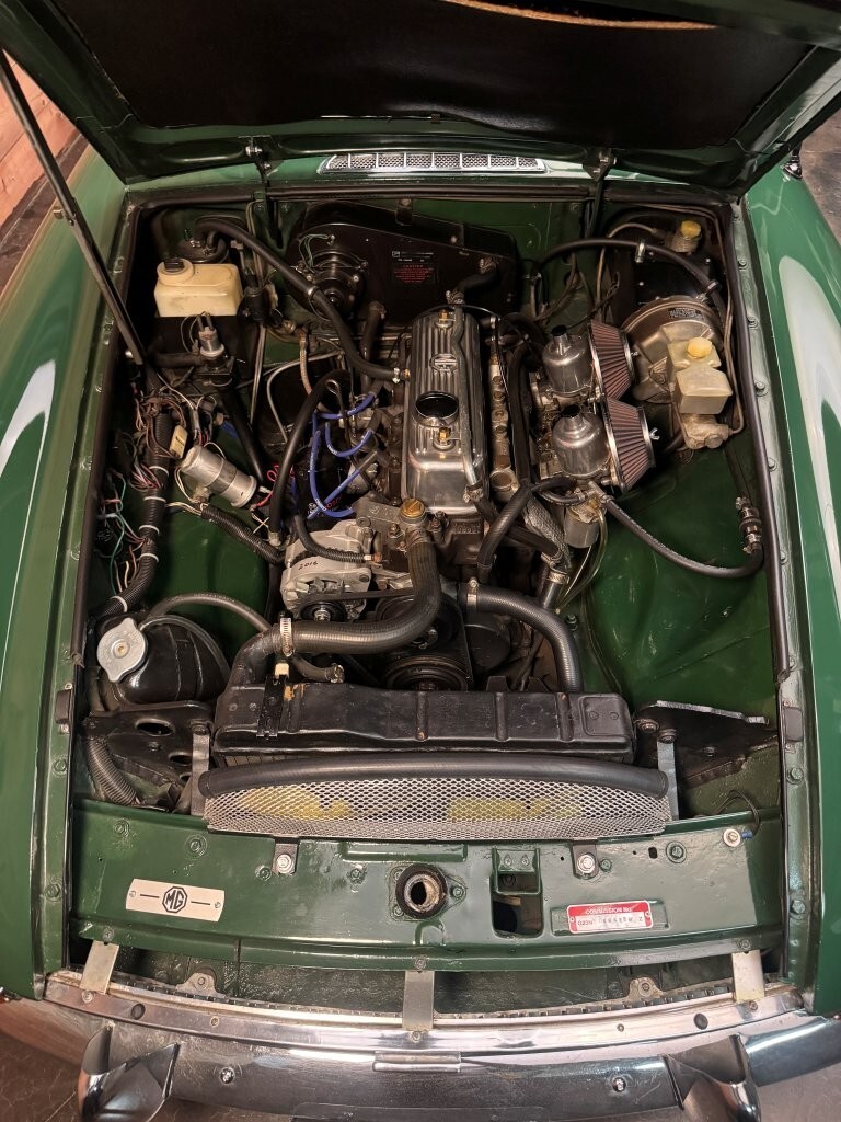 MG-MGB-1977-Convertible-24
