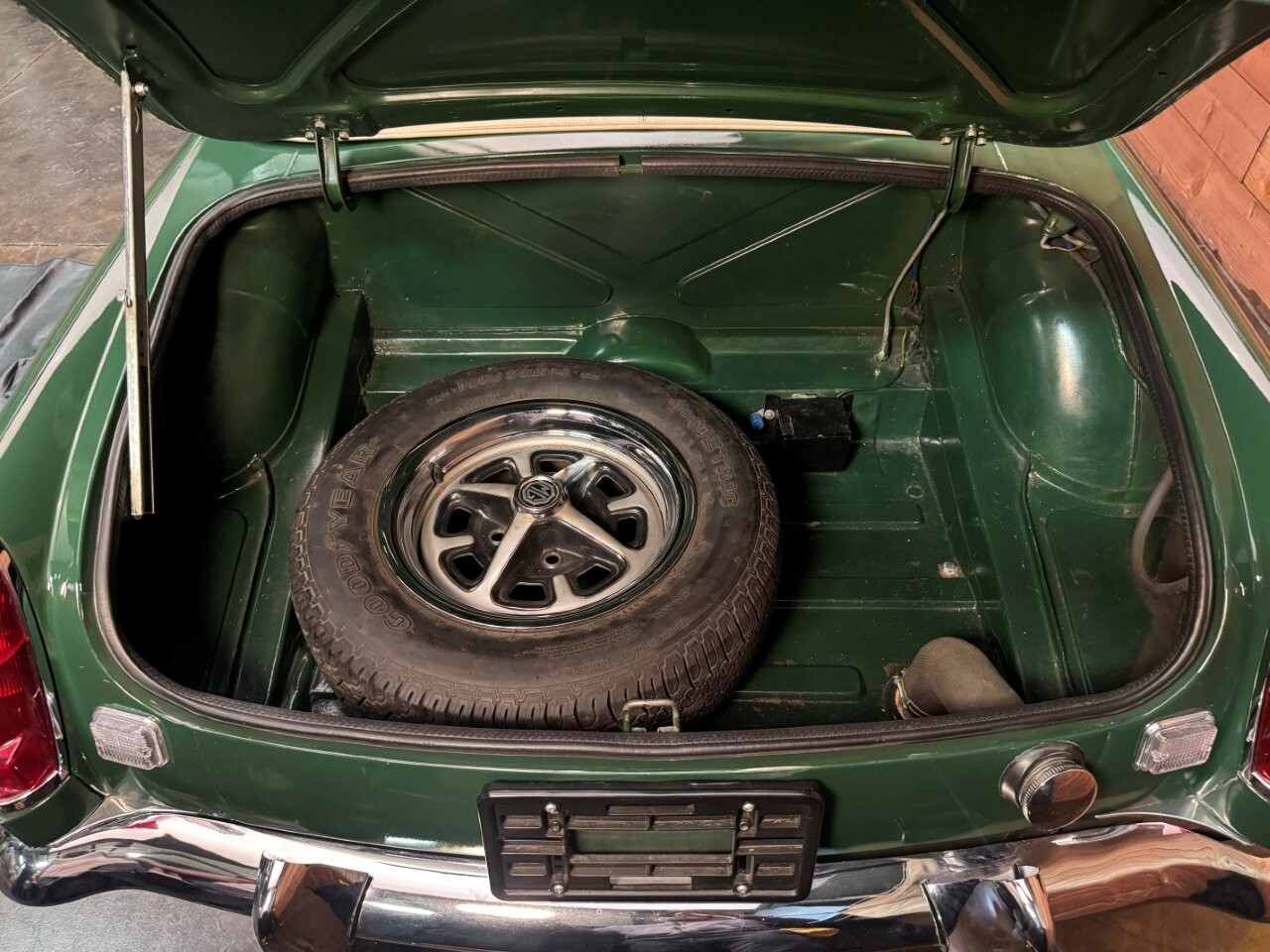 MG-MGB-1977-Convertible-27