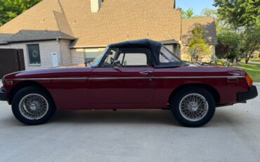MG-MGB-1977-Convertible-3