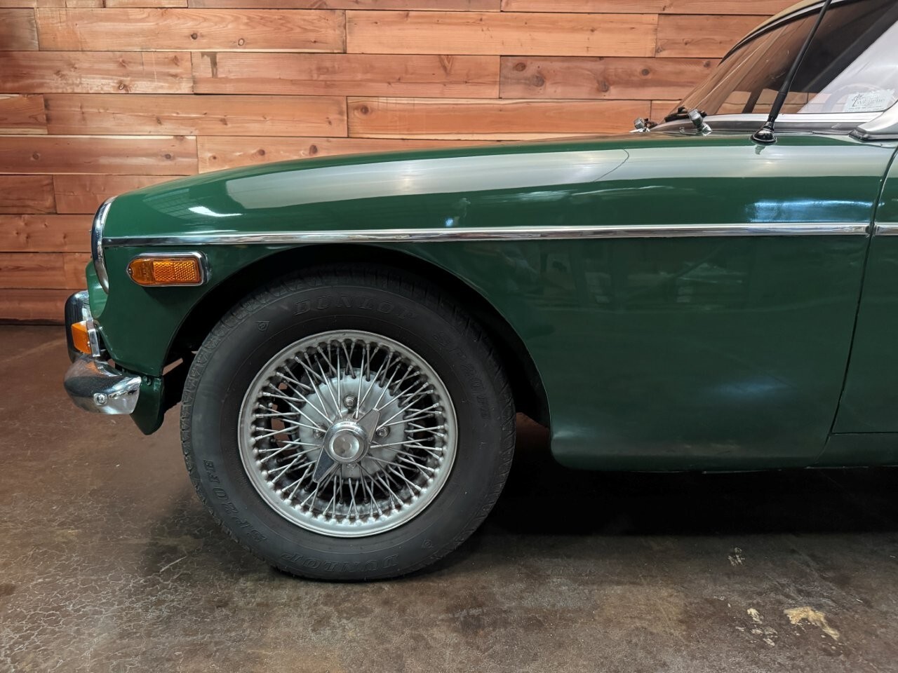 MG-MGB-1977-Convertible-4