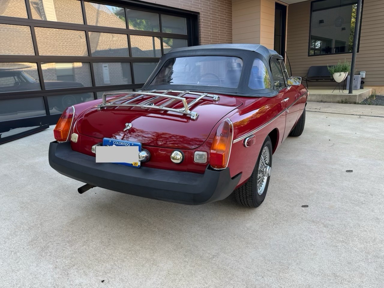 MG-MGB-1977-Convertible-5