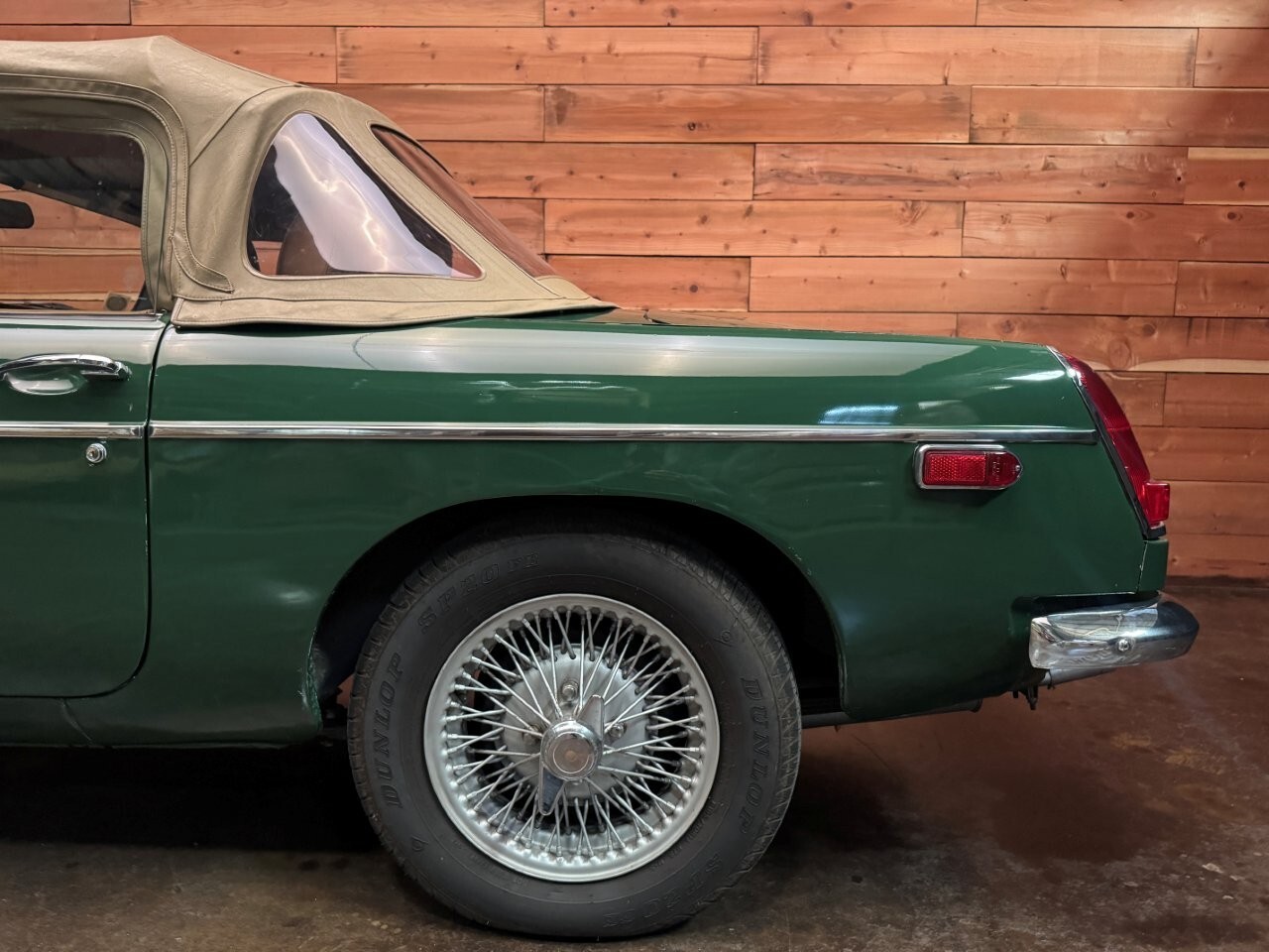 MG-MGB-1977-Convertible-6