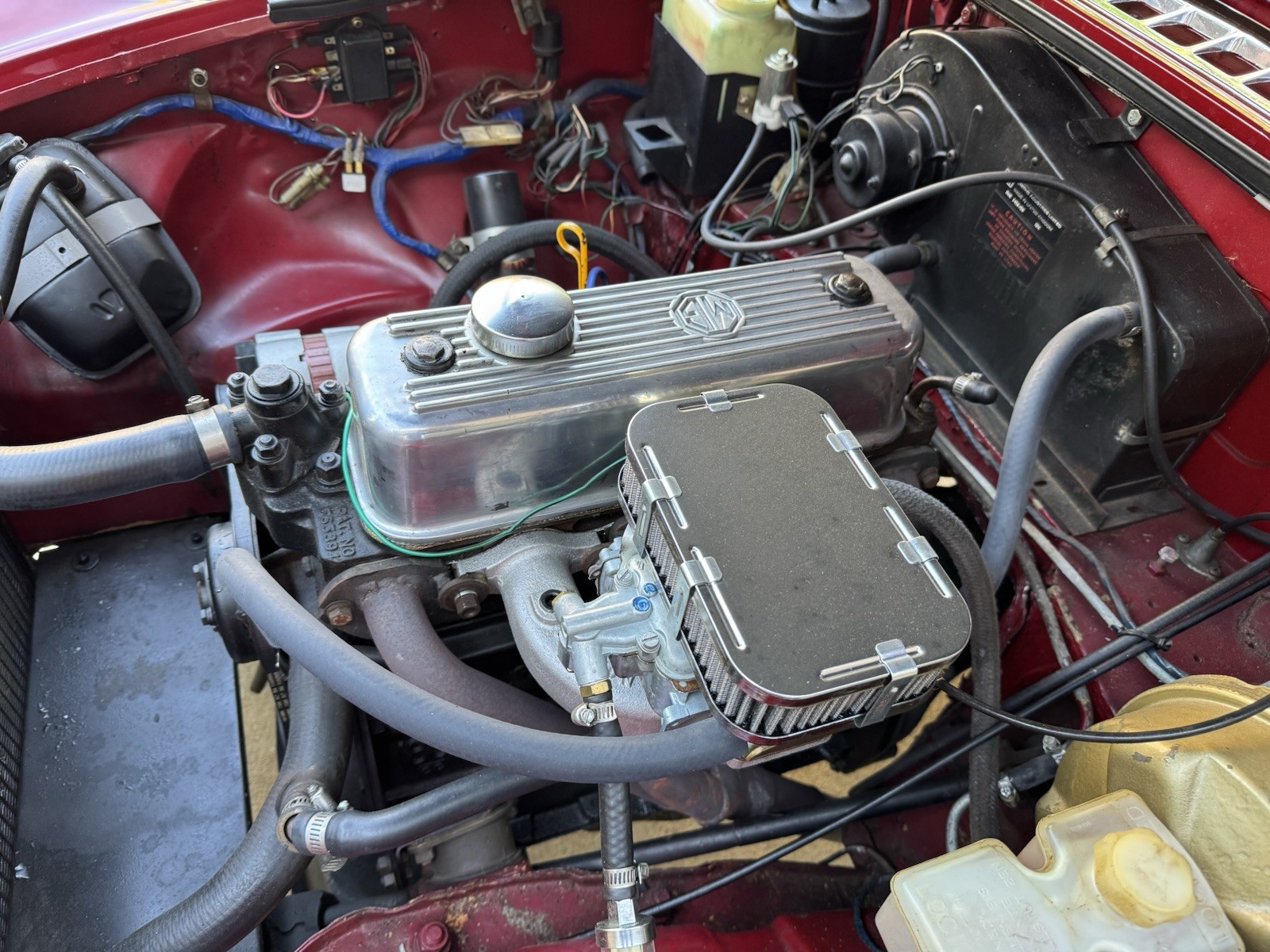 MG-MGB-1977-Convertible-7