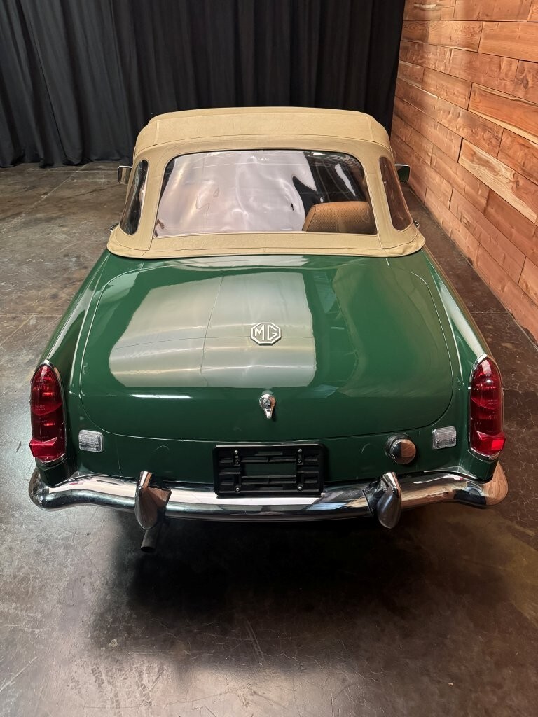 MG-MGB-1977-Convertible-7