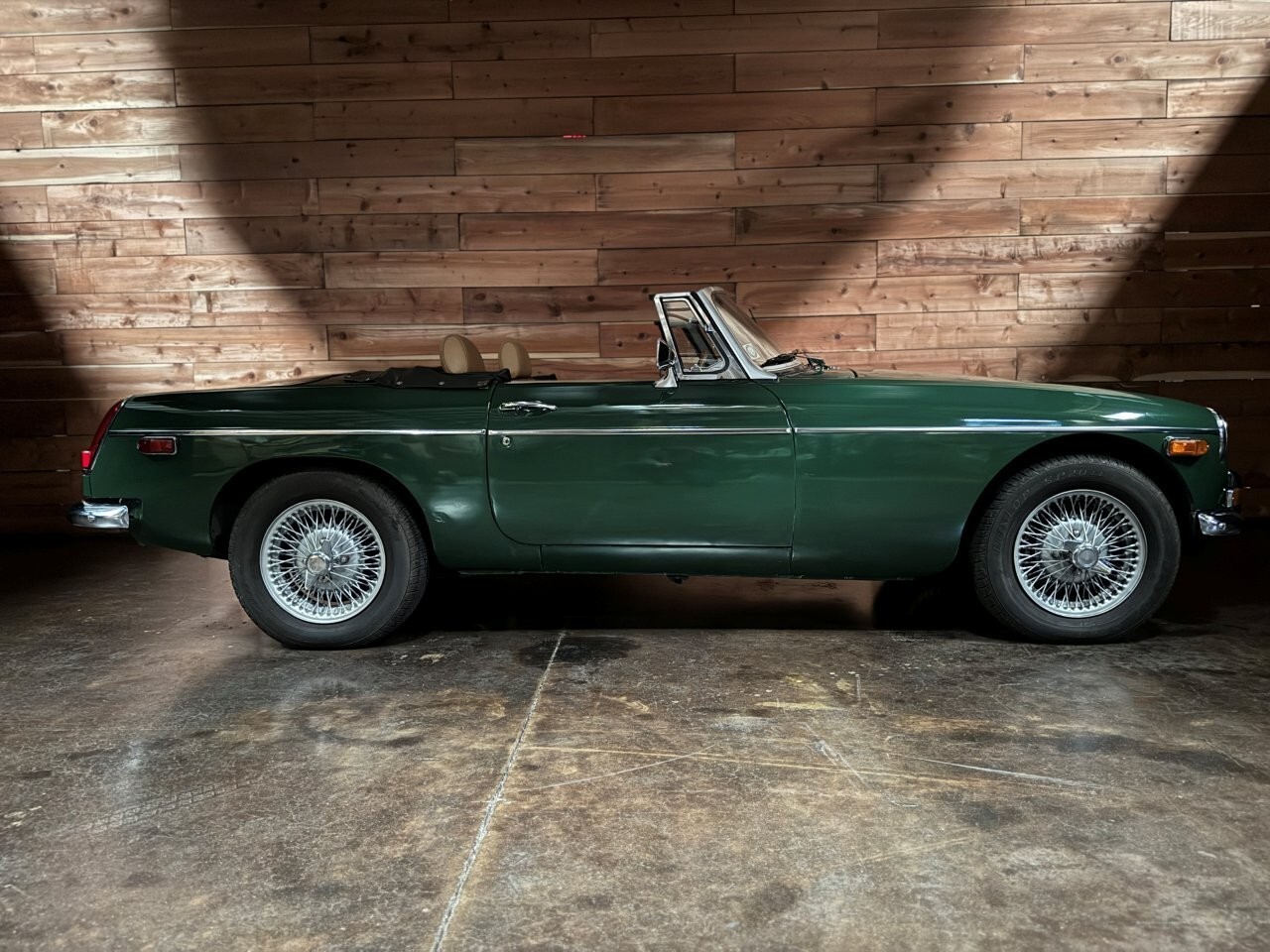 MG-MGB-1977-Convertible-8