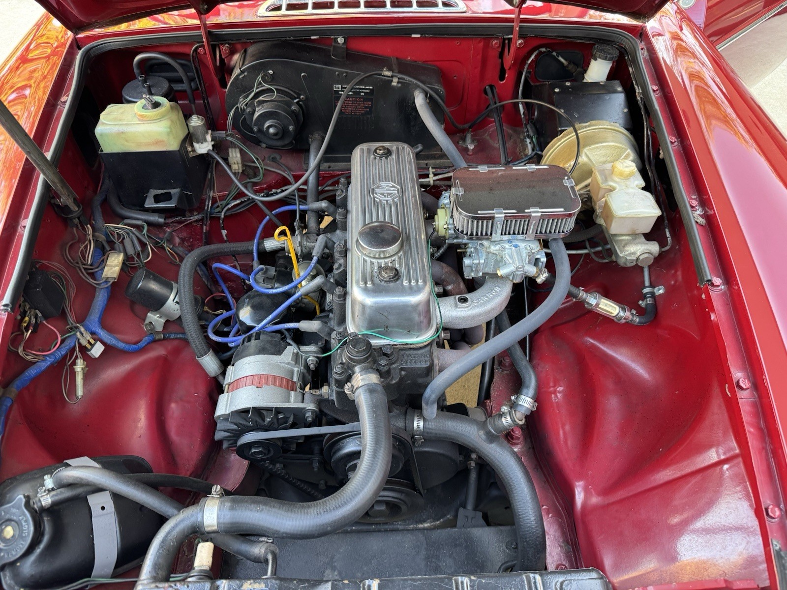 MG-MGB-1977-Convertible-9