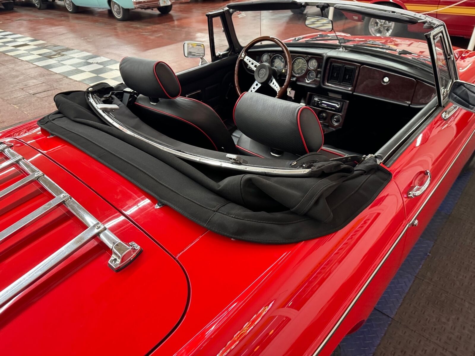 MG-MGB-1978-Convertible-14
