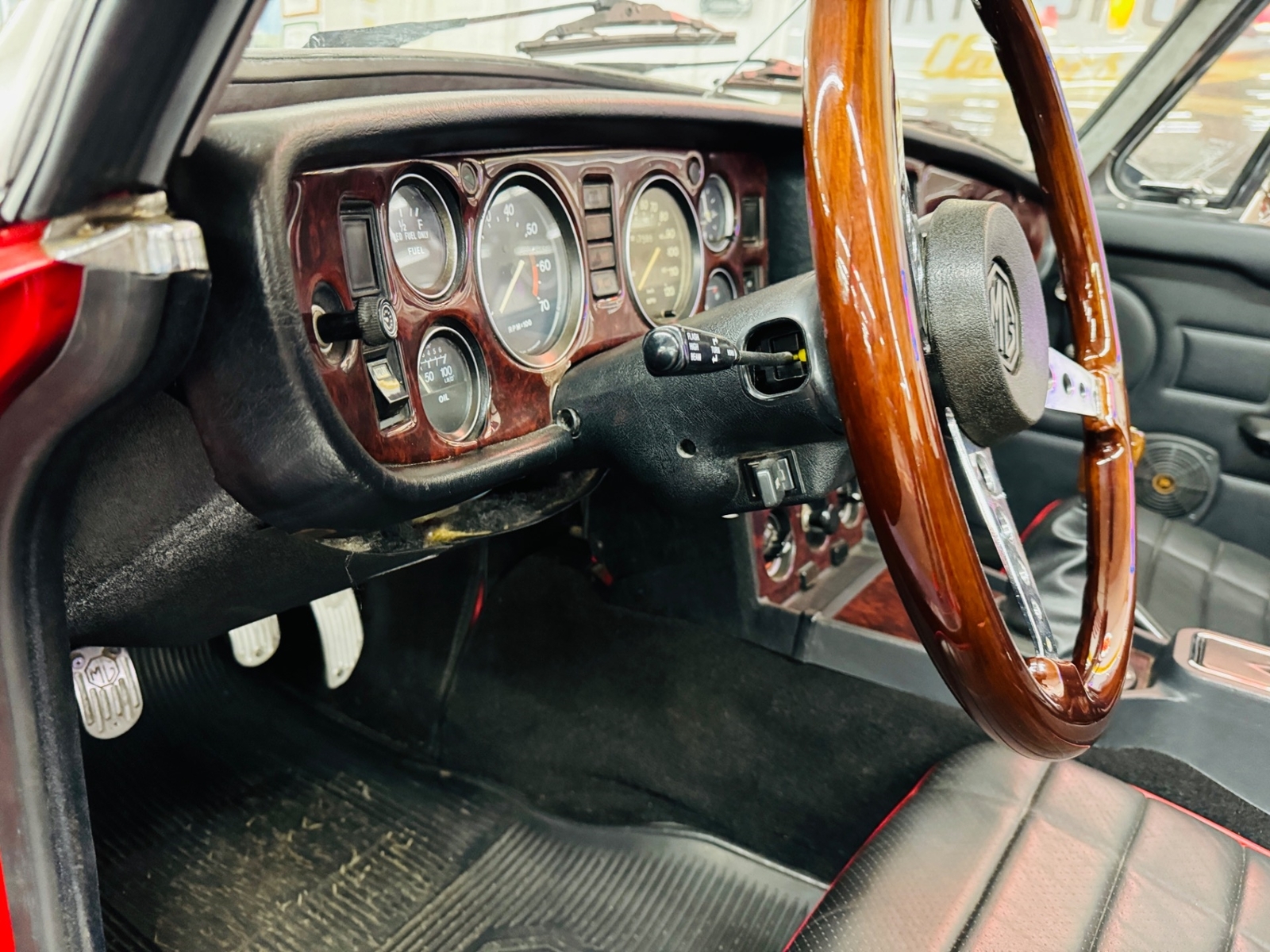 MG-MGB-1978-Convertible-32
