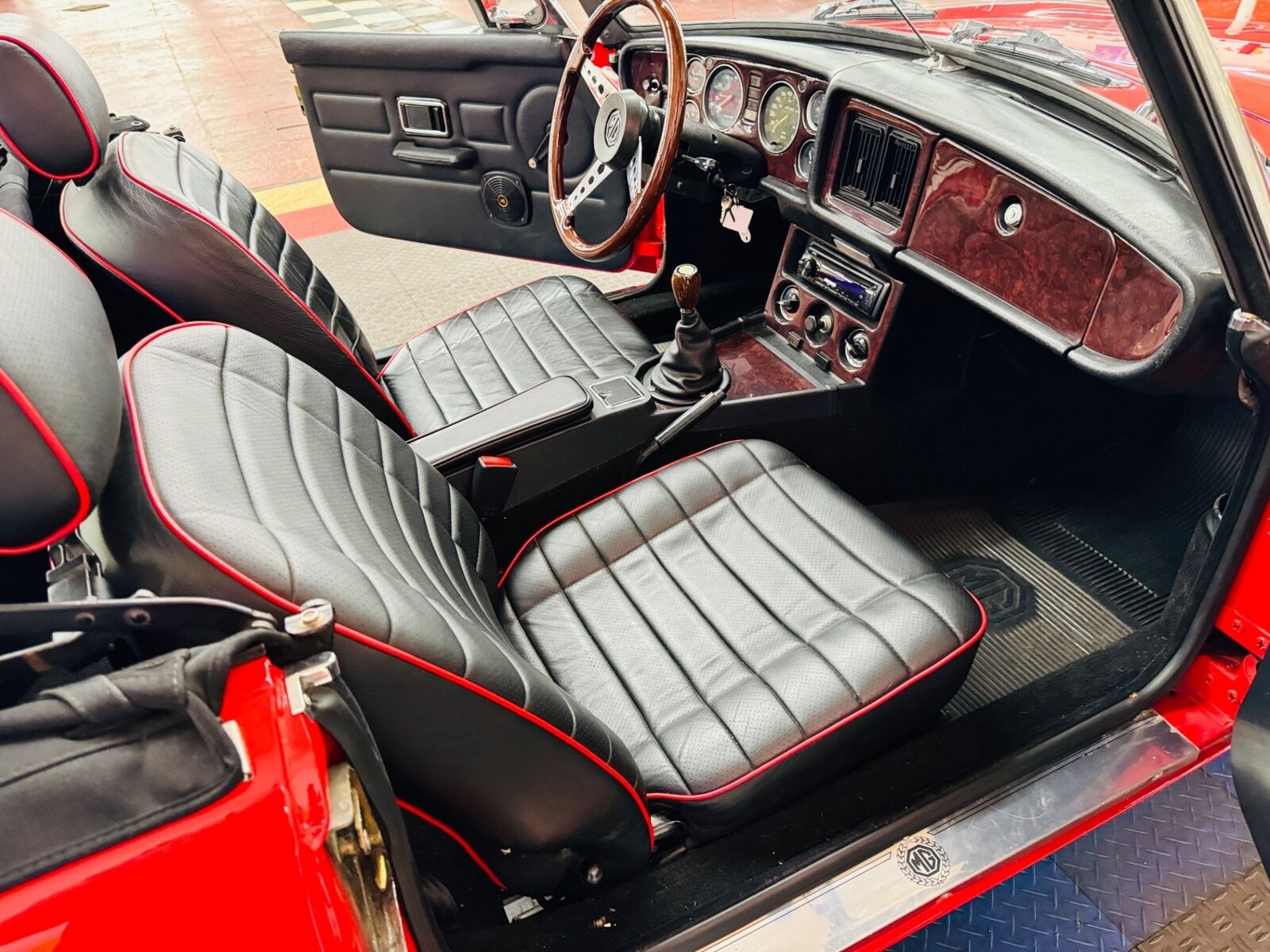 MG-MGB-1978-Convertible-37