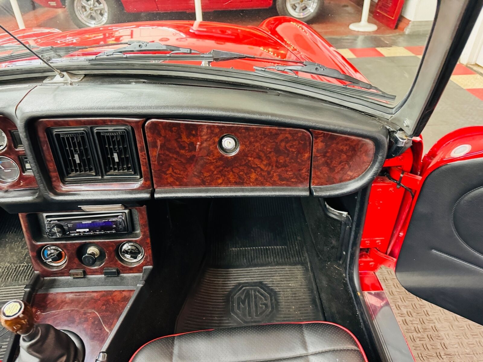 MG-MGB-1978-Convertible-39