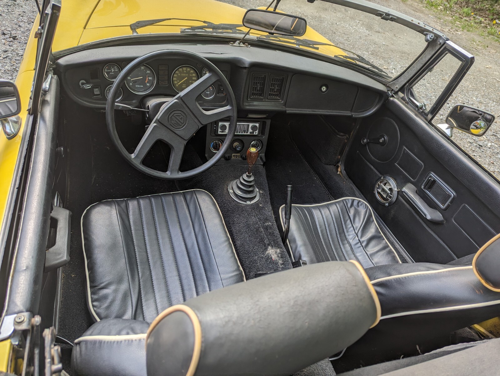 MG-MGB-1978-Convertible-5
