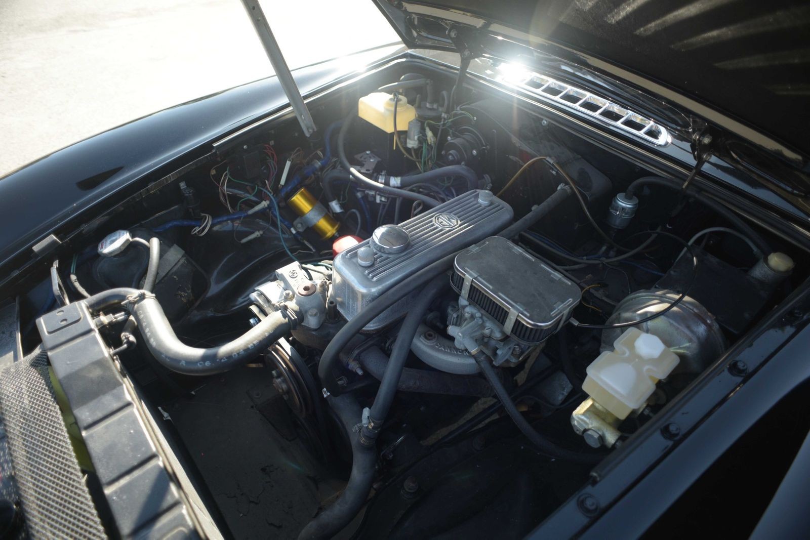 MG-MGB-1979-Convertible-10