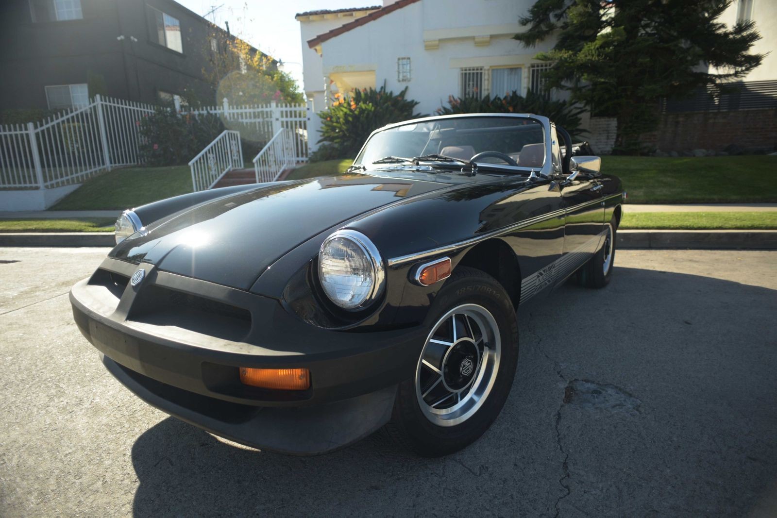 MG-MGB-1979-Convertible-11