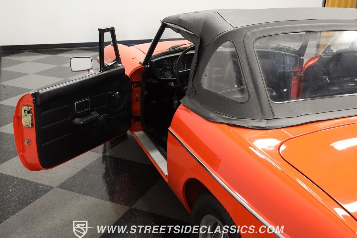MG-MGB-1979-Convertible-33