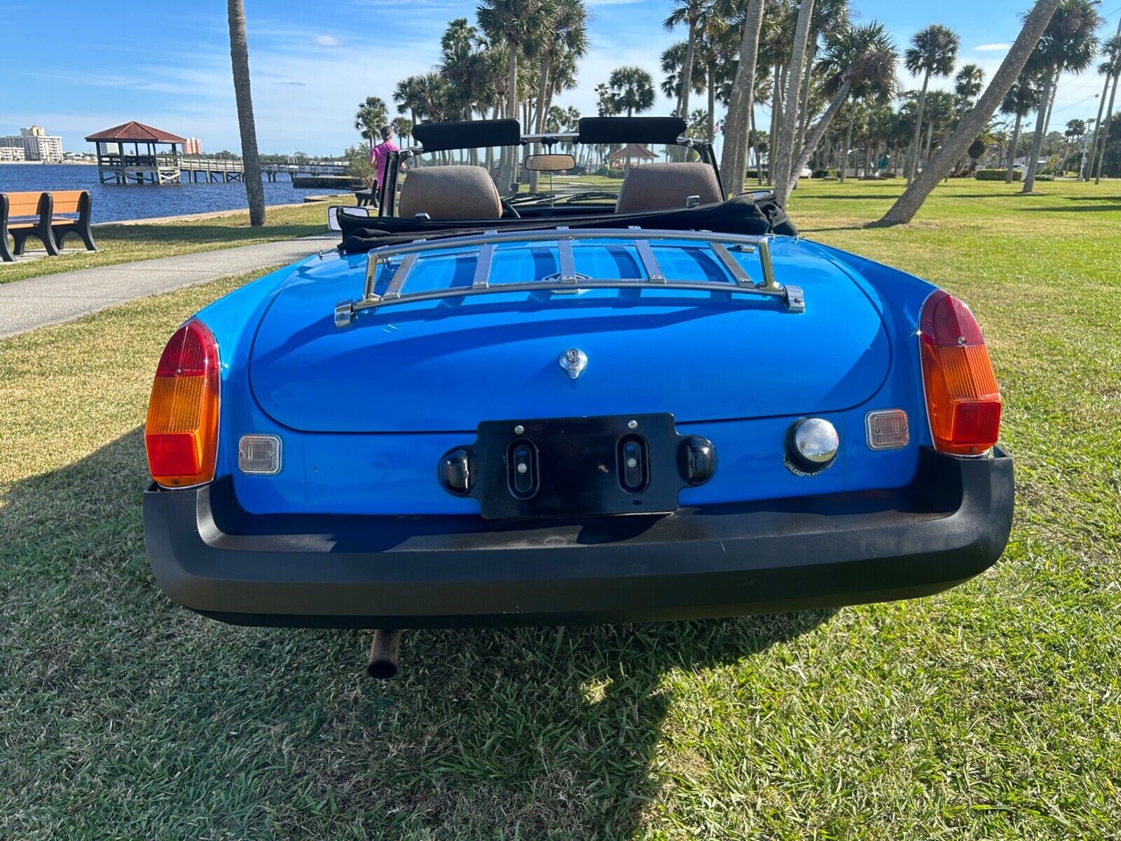 MG-MGB-1979-Convertible-5