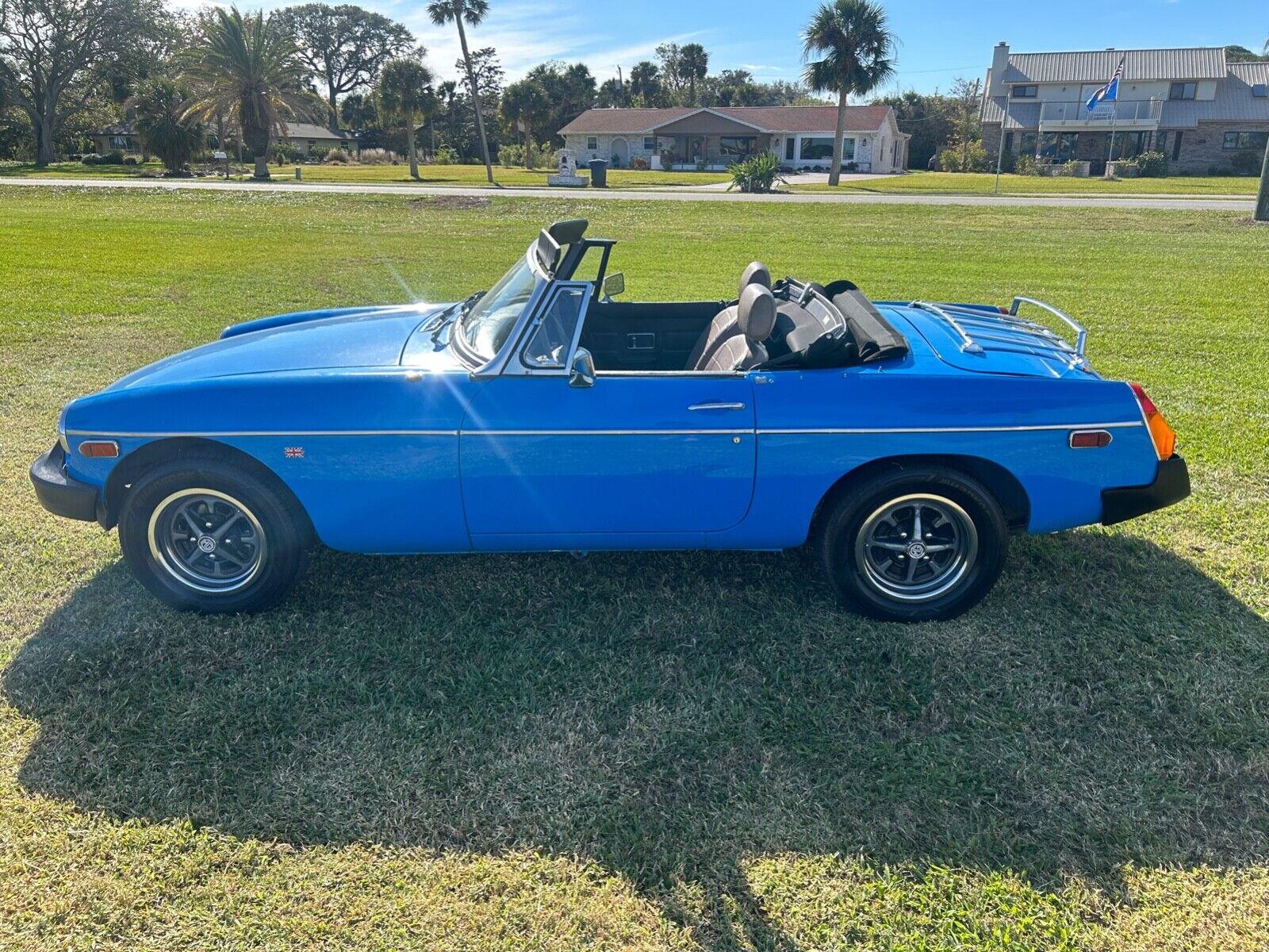 MG-MGB-1979-Convertible-7