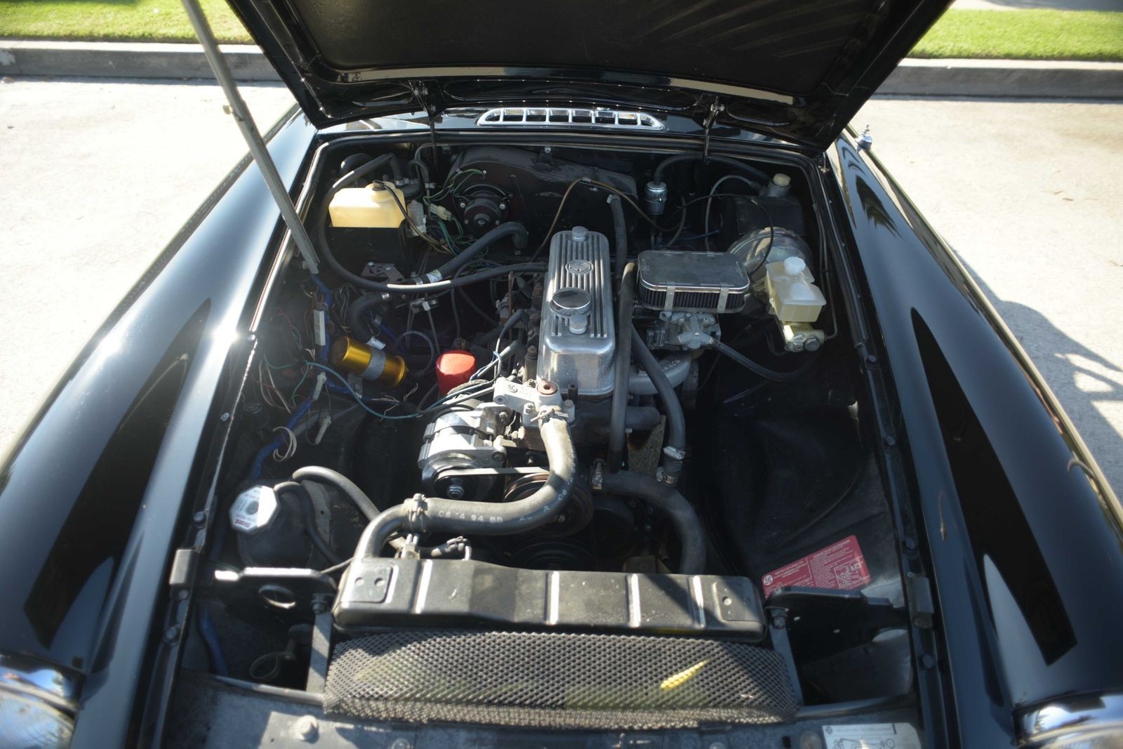 MG-MGB-1979-Convertible-8
