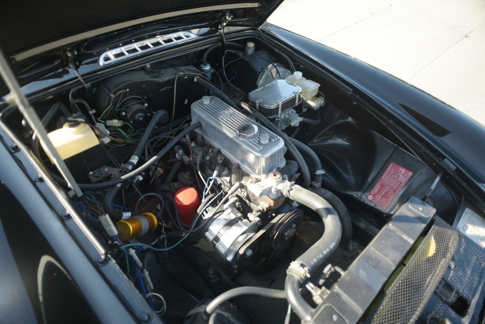 MG-MGB-1979-Convertible-9