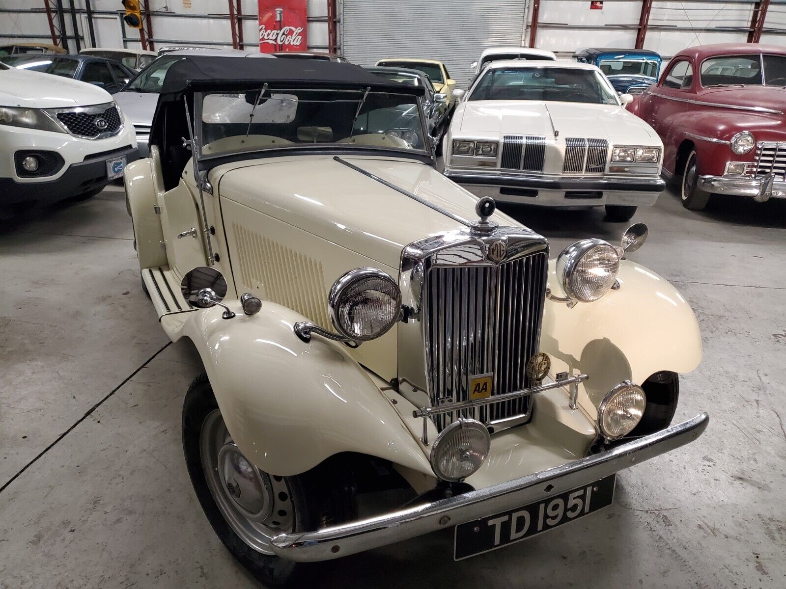 MG-T-Series-1951-Convertible-11