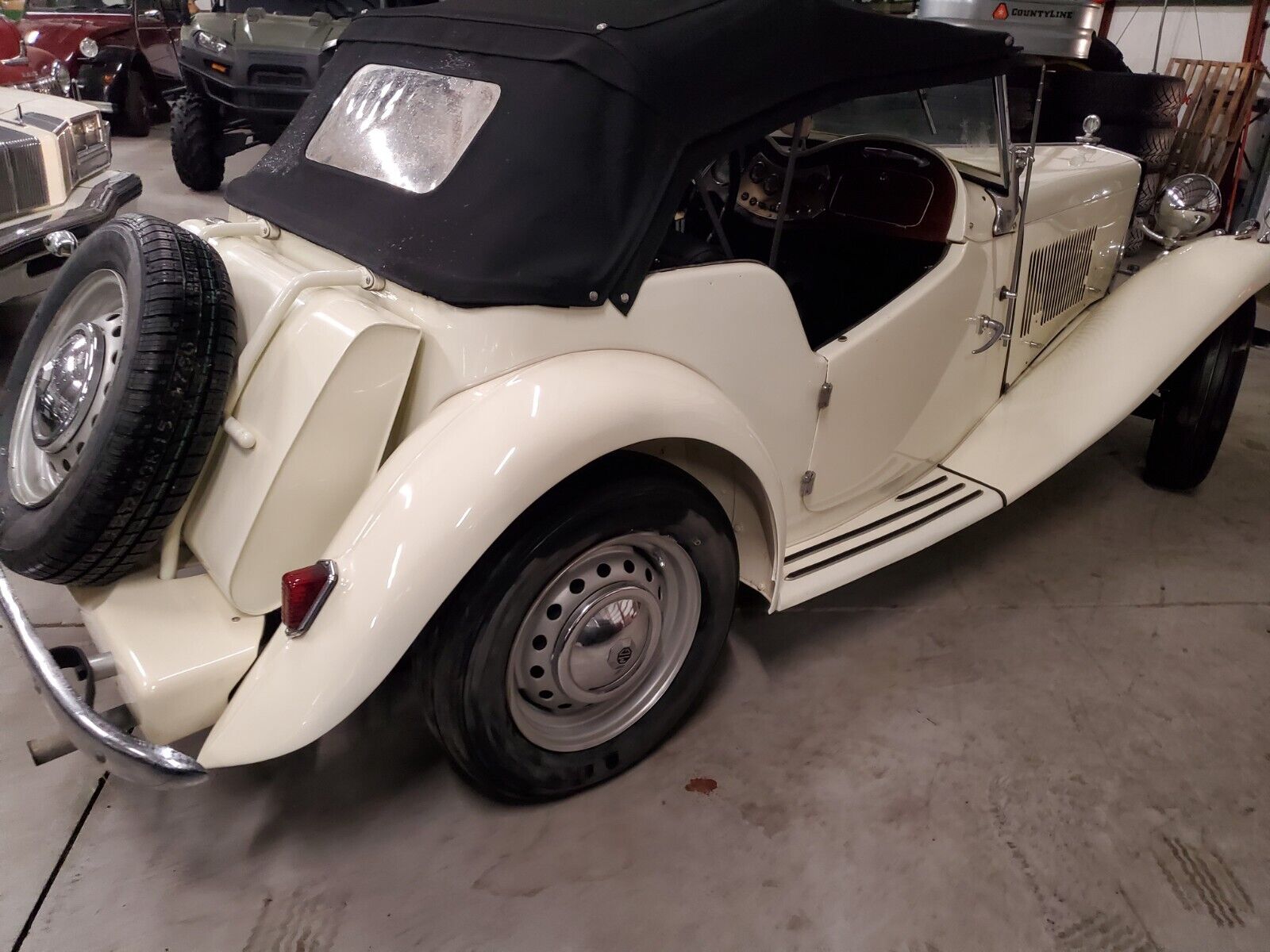 MG-T-Series-1951-Convertible-13