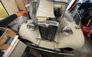 MG-T-Series-1951-Convertible-2