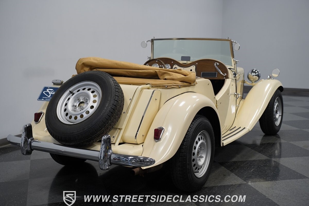 MG-T-Series-1952-Convertible-11