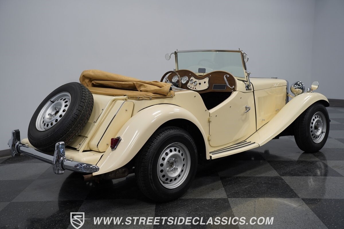 MG-T-Series-1952-Convertible-12