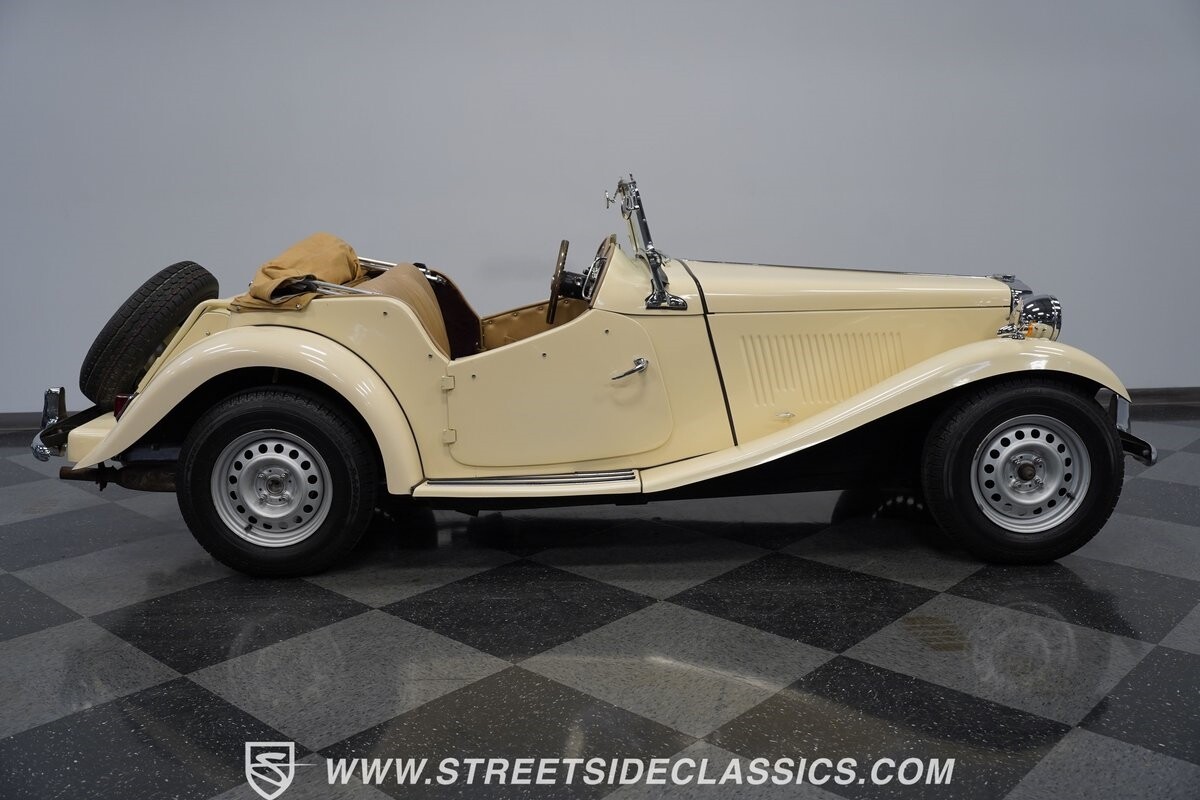 MG-T-Series-1952-Convertible-13
