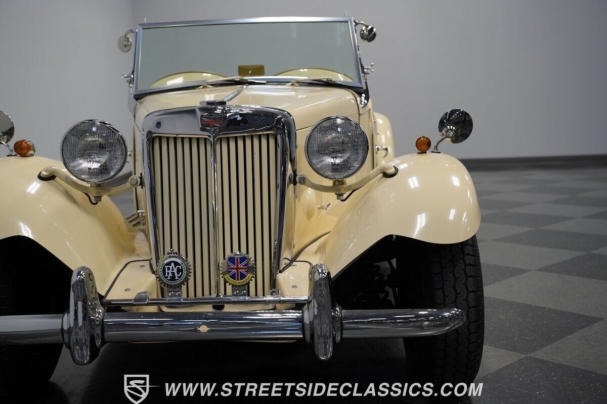 MG-T-Series-1952-Convertible-17