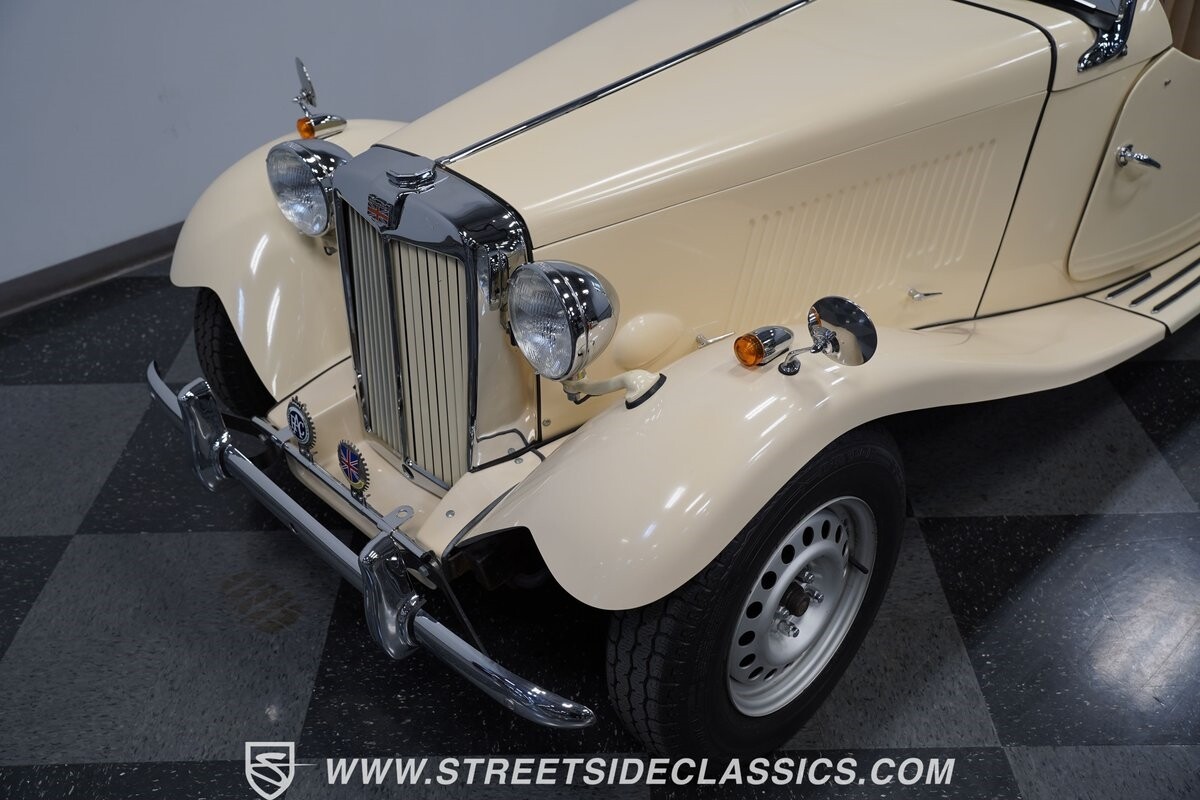 MG-T-Series-1952-Convertible-18