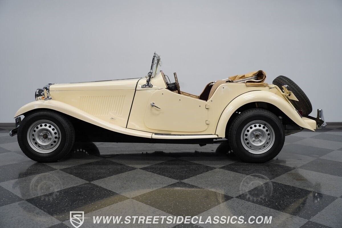 MG-T-Series-1952-Convertible-2