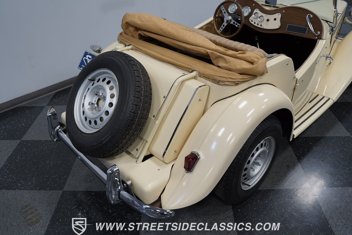 MG-T-Series-1952-Convertible-24