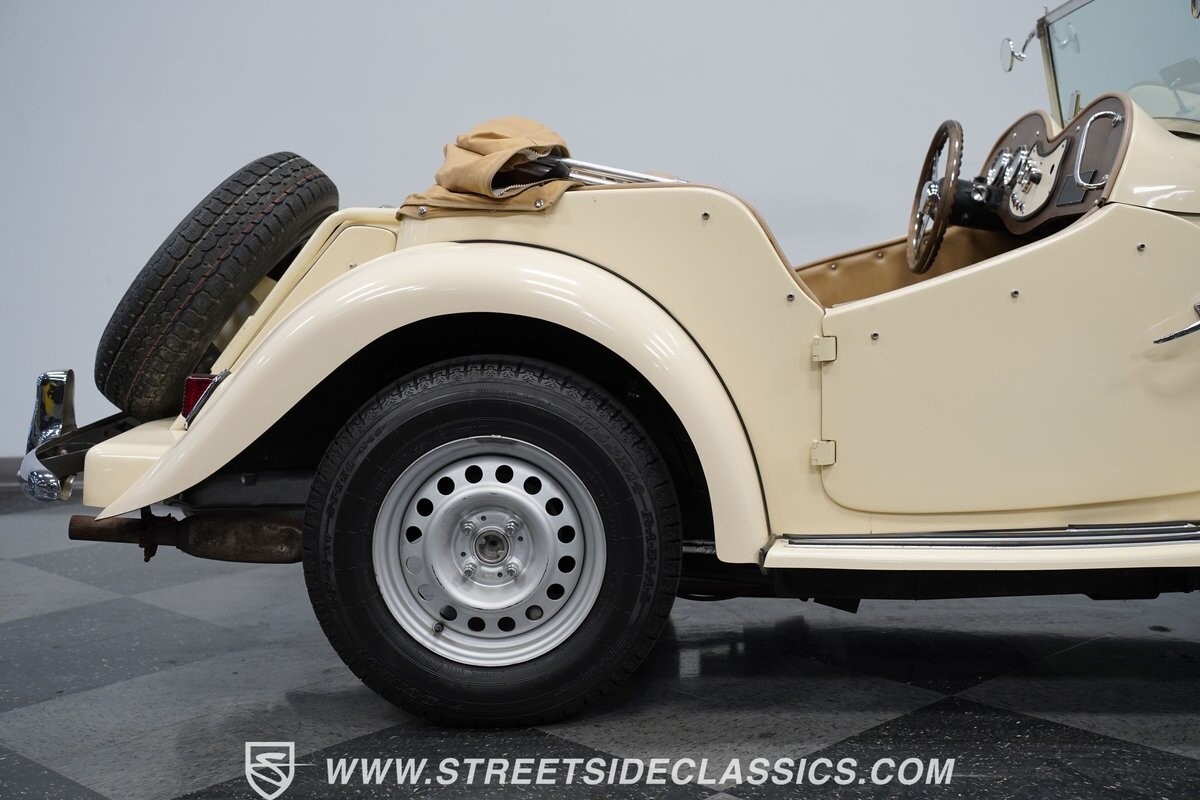 MG-T-Series-1952-Convertible-26